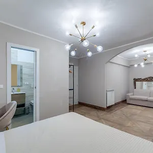 vogue-suites.it-romehotels.com/
